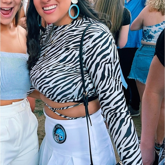 Zebra Print Crop Top - Picture 2 of 6